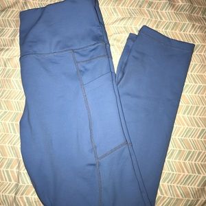 Athletic leggings with pockets in steel blue